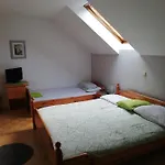 Kveder Affittacamere 3*