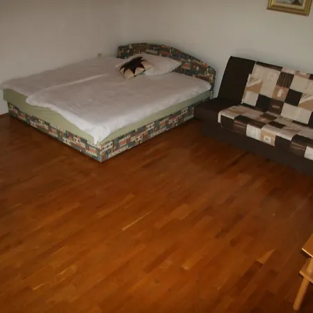 Kveder Guest house 3*