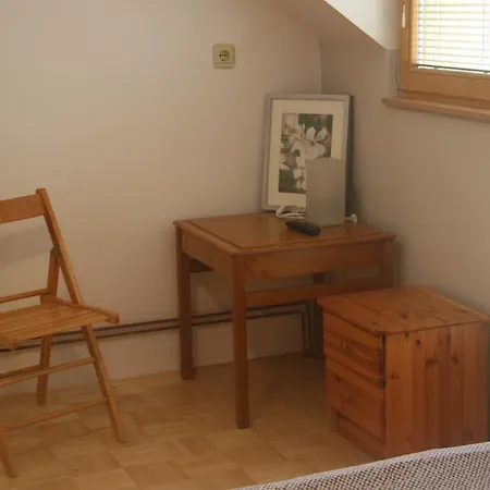 Kveder Guest house 3*