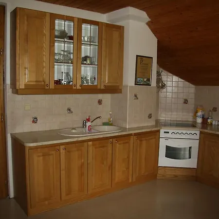 Guest house Kveder 3*