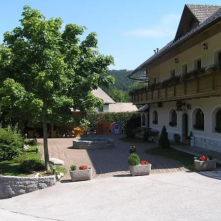 Guest house Kveder 3*