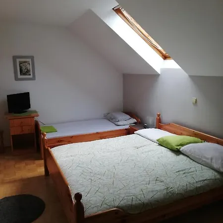 Kveder Guest house 3*